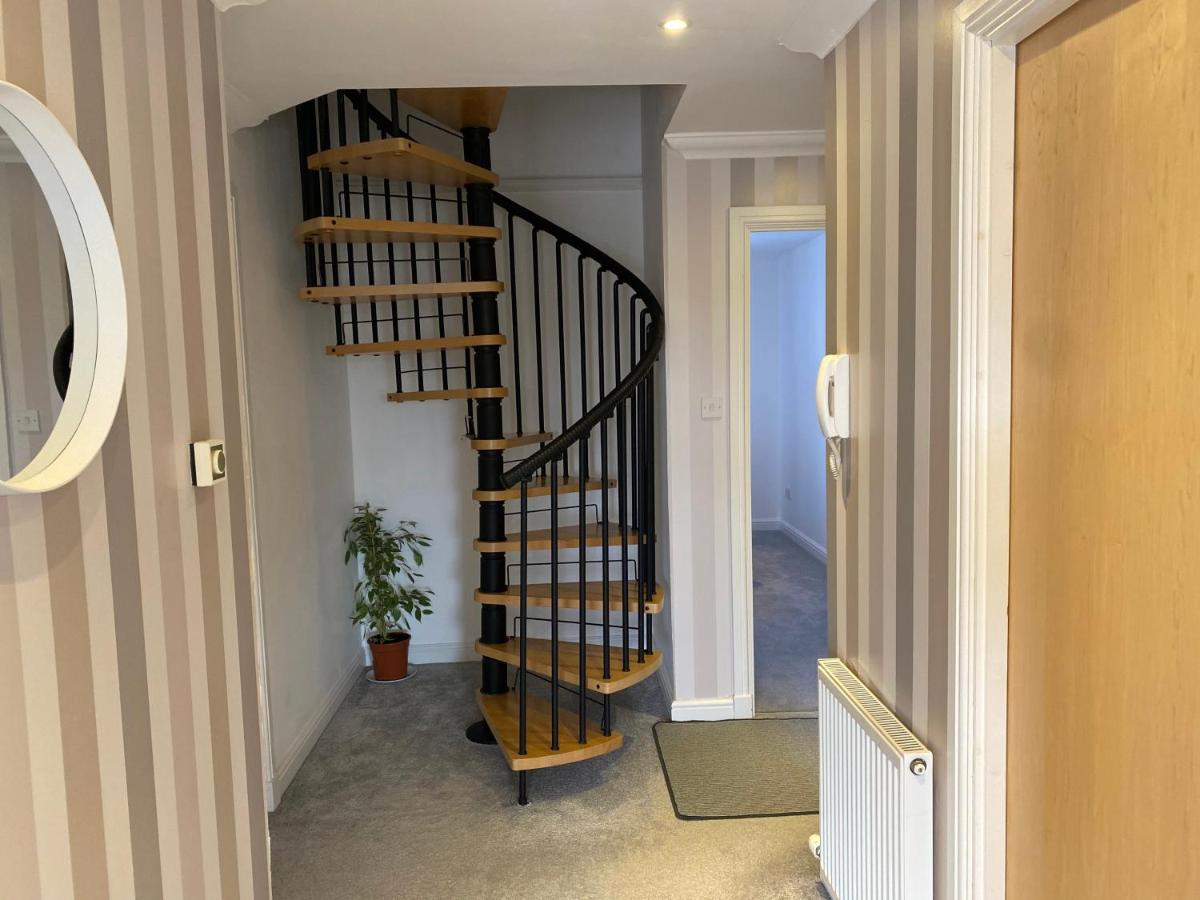 The Duplex Nairn- Spacious 3 Bedroom With Sunny Balcony Esterno foto